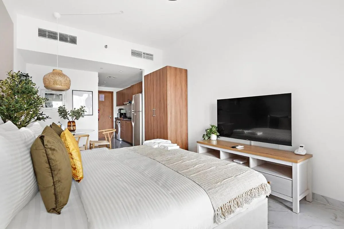 Bright Boho Loft, Masdar City أبو ظبي 0*,  الإمارات العربية المتحدة