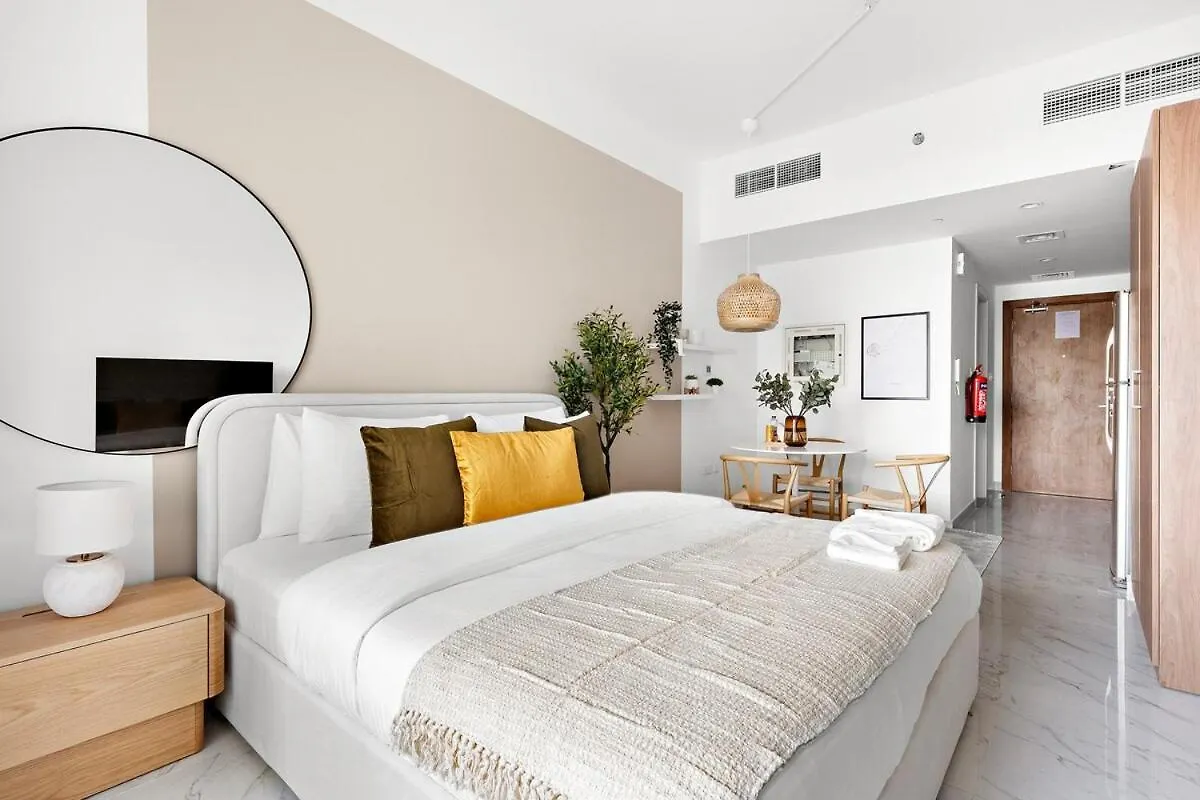 Bright Boho Loft, Masdar City أبو ظبي شقة