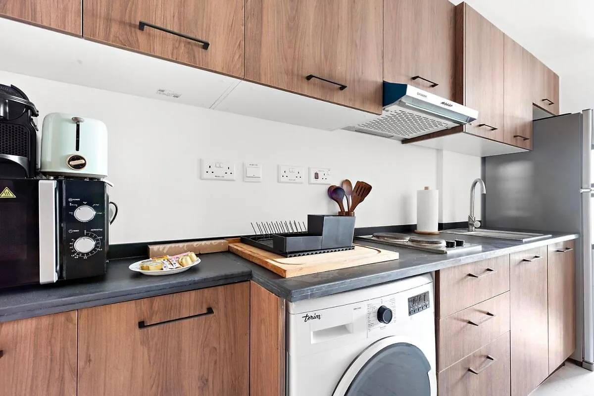 Bright Boho Loft, Masdar City أبو ظبي