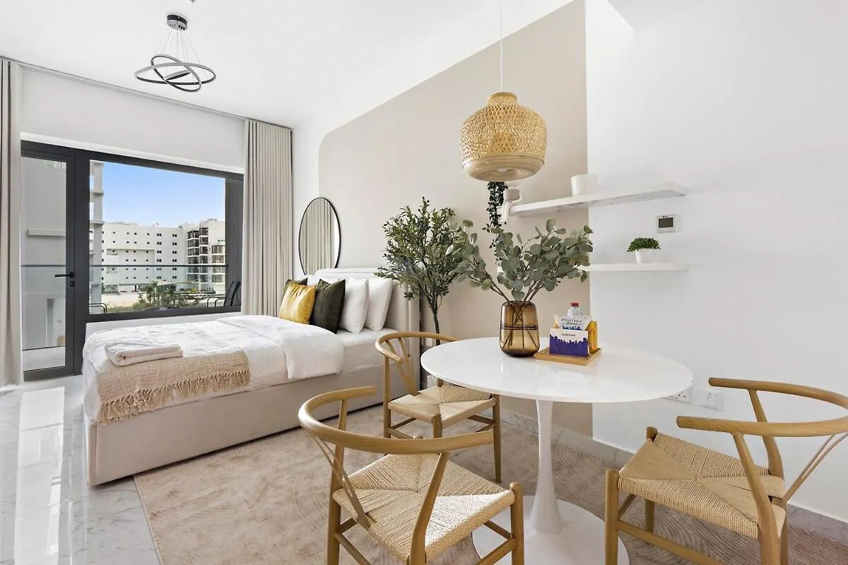Bright Boho Loft, Masdar City Abu Dhabi